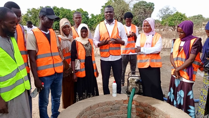 Tchad : L'AJASDG sensibilise la population de Mongo à l'hygiène et au traitement de l'eau des puits Tchad : L'AJASDG sensibilise la population de Mongo à l'hygiène et au traitement de l'eau des puits