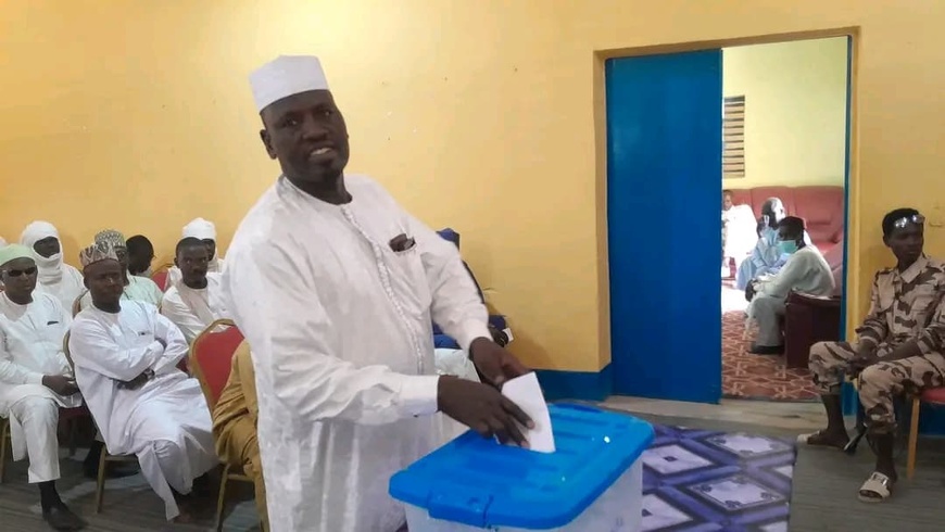 Tchad - Abéché : Adoud Didane Mourra conserve la présidence de la CCIAMA du Ouaddaï Tchad - Abéché : Adoud Didane Mourra conserve la présidence de la CCIAMA du Ouaddaï