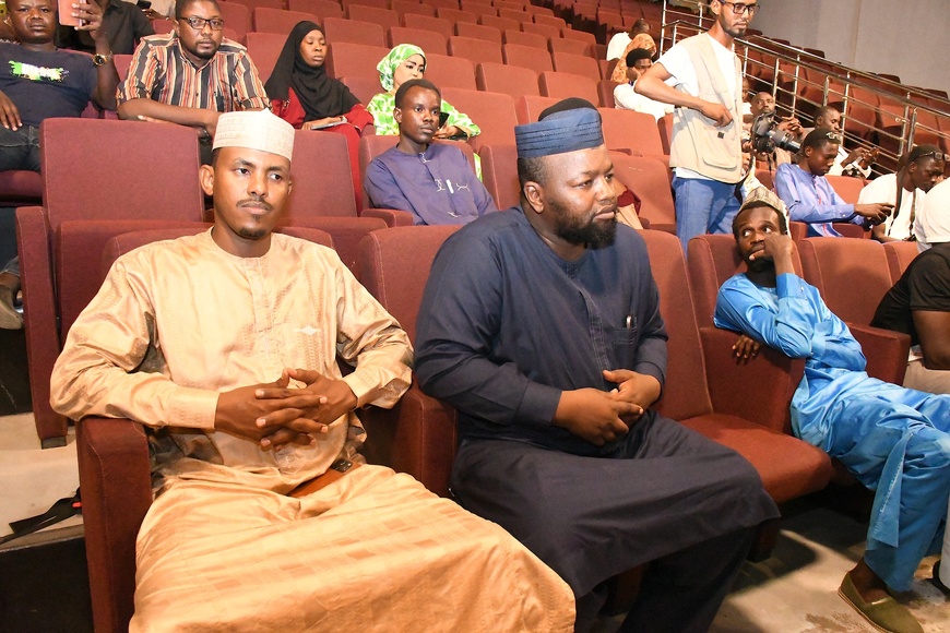 Tchad  Le Ministre des Postes éclaircit les journalistes sur l'accord numérique Tchad-Cameroun