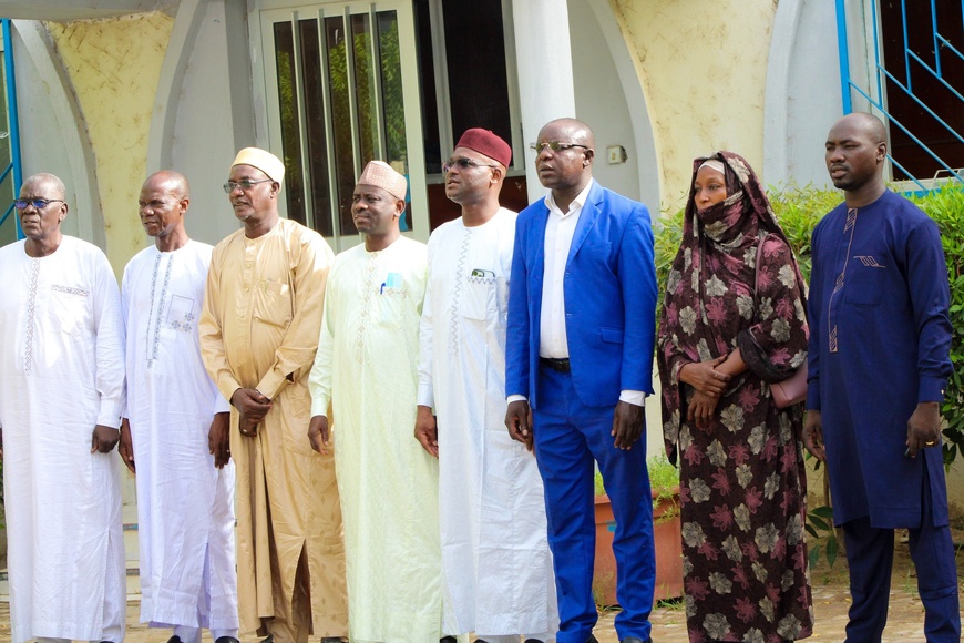 Tchad : Les Agents du Ministère de l'Eau et de l'Énergie honorent la cérémonie de levée des couleurs Tchad : Les Agents du Ministère de l'Eau et de l'Énergie honorent la cérémonie de levée des couleurs