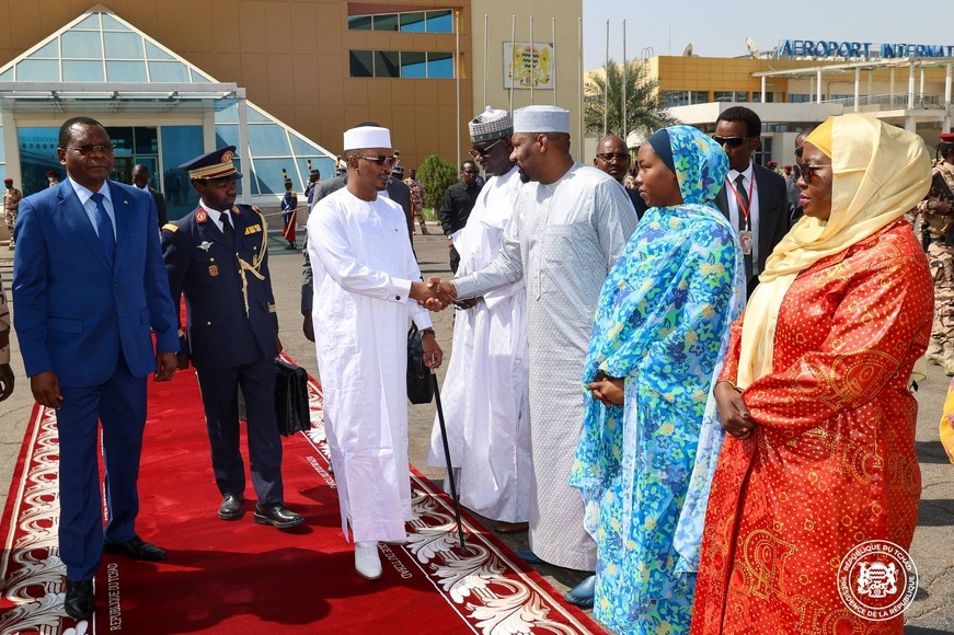 Tchad-Guinée Bissau : le président Mahamat Idriss Deby Itno en visite d’Etat à Bissau Tchad-Guinée Bissau : le président Mahamat Idriss Deby Itno en visite d’Etat à Bissau