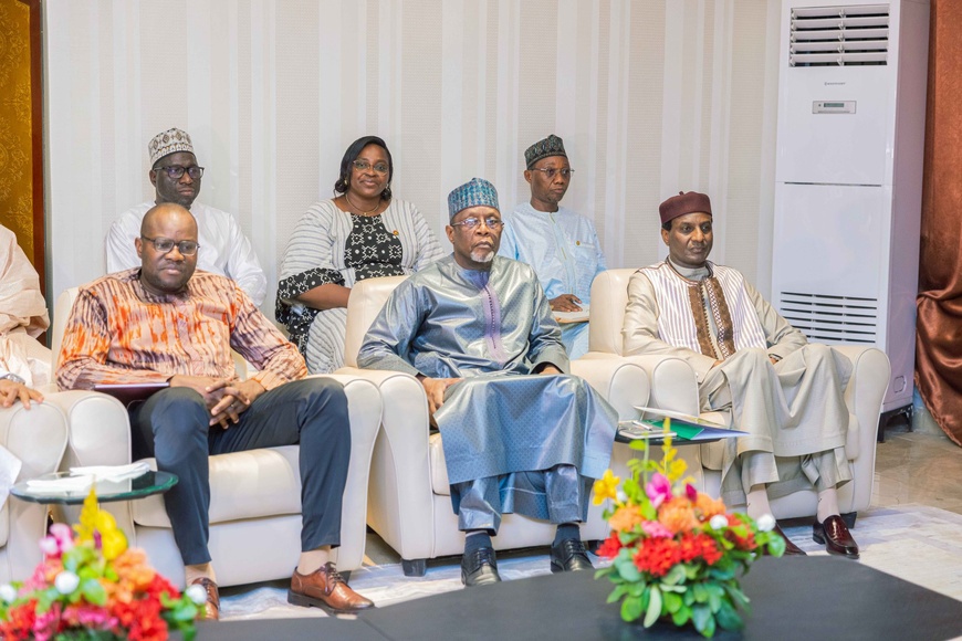 Mali : les ministres des Finances de l’Alliance des États du Sahel à l’écoute du président de la Transition Mali : les ministres des Finances de l’Alliance des États du Sahel à l’écoute du président de la Transition