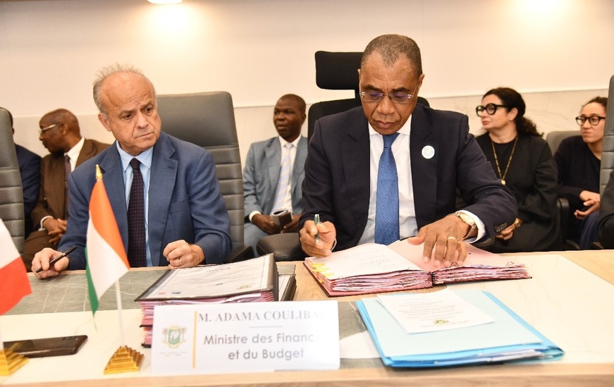 Côte d’Ivoire : signature de trois conventions d’environ 90 milliards de FCFA avec la France