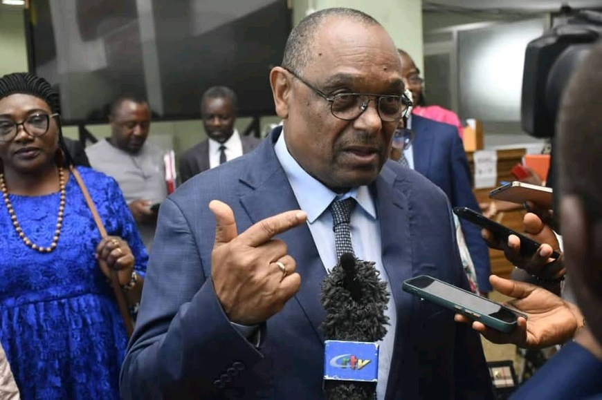 Présidentielle au Cameroun : Maurice Kamto mobilise la diaspora à Paris, le RDPC dénonce un "meeting minable"