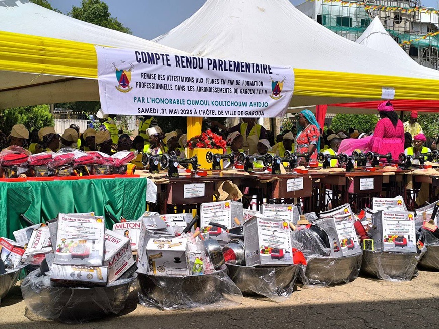 Cameroun : La députée Oumoul Koultchoumi Ahidjo offre une seconde chance à 122 jeunes de Garoua Cameroun : La députée Oumoul Koultchoumi Ahidjo offre une seconde chance à 122 jeunes de Garoua