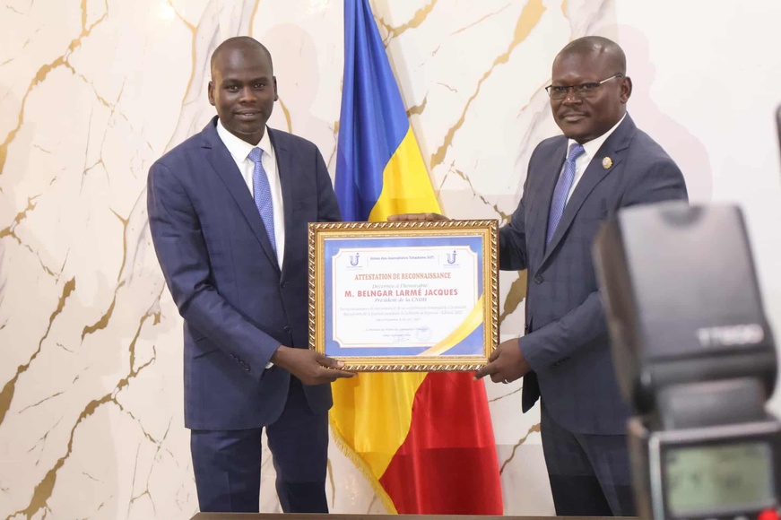 Tchad : le président de la CNDH honoré par l'UJT pour sa contribution à la Journée mondiale de la presse Tchad : le président de la CNDH honoré par l'UJT pour sa contribution à la Journée mondiale de la presse