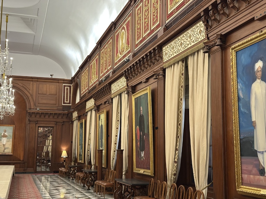 Immersion au cœur du Rashtrapati Bhavan : une visite au sommet de l’élégance institutionnelle indienne