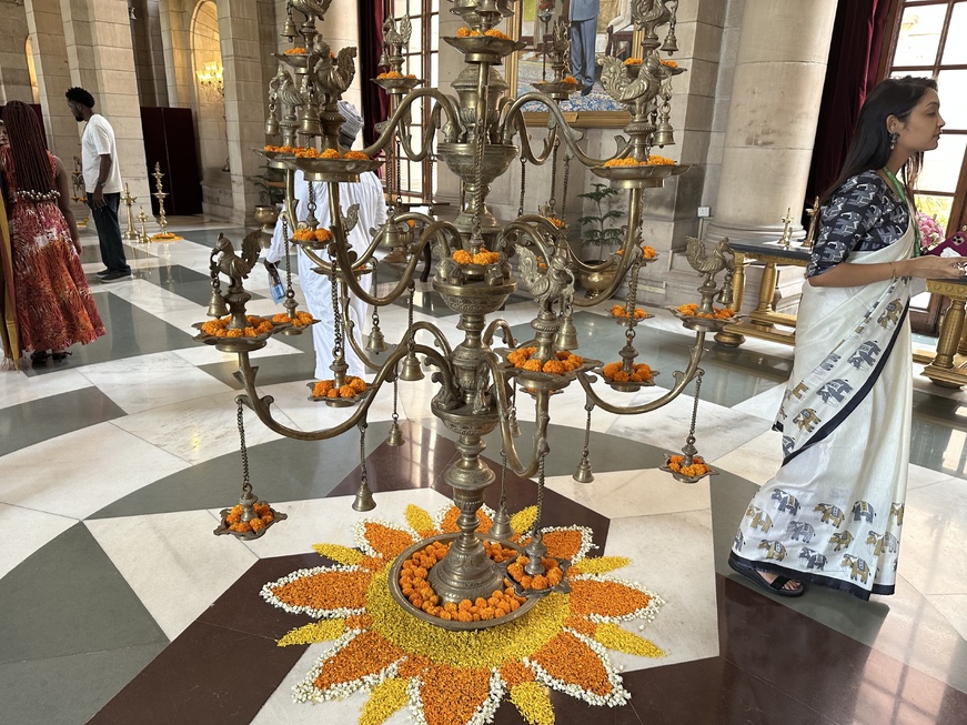 Immersion au cœur du Rashtrapati Bhavan : une visite au sommet de l’élégance institutionnelle indienne