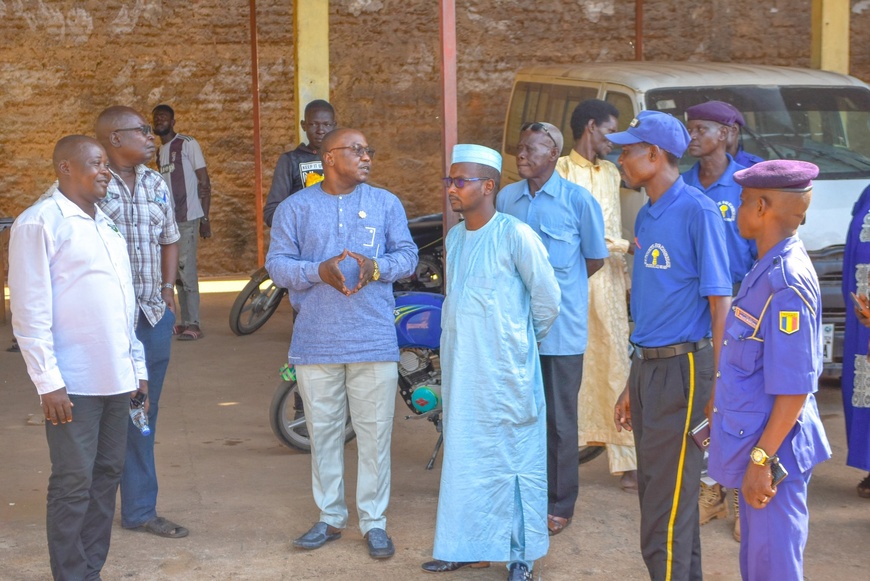 Tchad : Le Maire adjoint de Moundou inspecte les travaux d'aménagement dans le 2ème arrondissement Tchad : Le Maire adjoint de Moundou inspecte les travaux d'aménagement dans le 2ème arrondissement