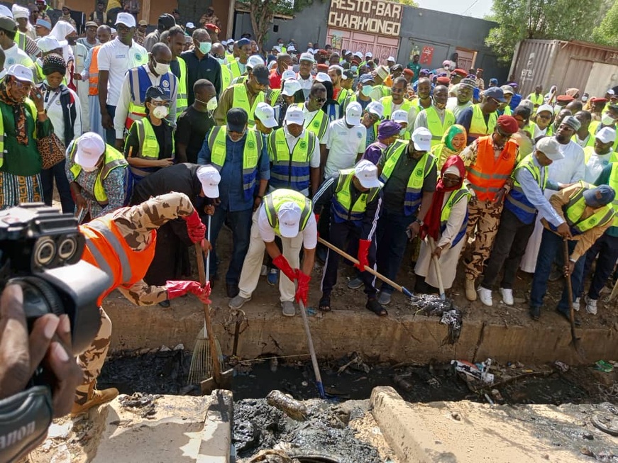 N'Djamena : la commune du 7e arrondissement organise une journée de salubrité N'Djamena : la commune du 7e arrondissement organise une journée de salubrité