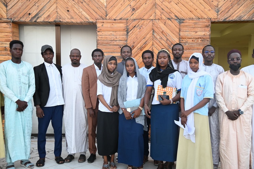 Tchad : Les lycéennes de N'Djamena alertent sur l'impact des réseaux sociaux et appellent à un usage responsable Tchad : Les lycéennes de N'Djamena alertent sur l'impact des réseaux sociaux et appellent à un usage responsable