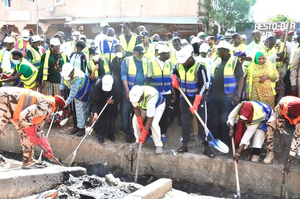N'Djamena : L'ONG "Je respecte ma ville" soutient le #SAMEDI_CITOYEN du Maire