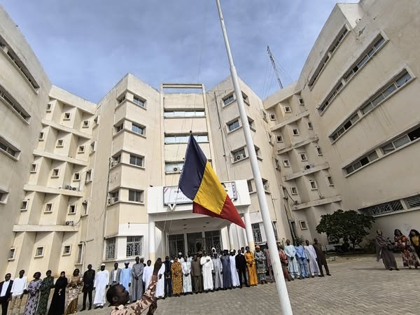Tchad : Levée des couleurs au Ministère de l'Aménagement du Territoire sous la présidence de Mahamat Assileck Halata