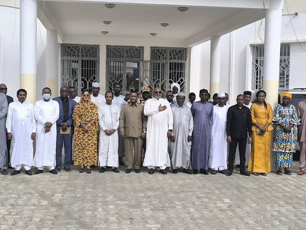 Tchad : Levée des couleurs au Ministère de l'Aménagement du Territoire sous la présidence de Mahamat Assileck Halata