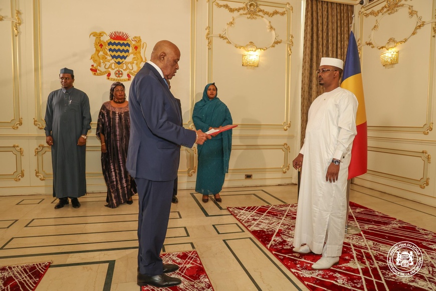 Tchad : de nouveaux ambassadeurs présentent leurs lettres de créance Tchad : de nouveaux ambassadeurs présentent leurs lettres de créance