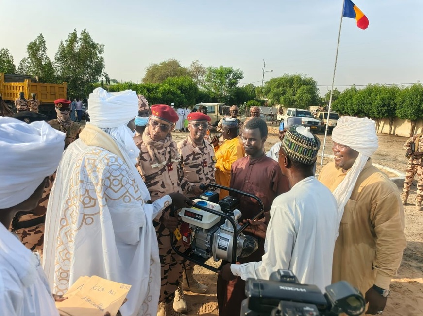 Tchad : Le gouvernement offre des kits de réinsertion à d'ex-membres de Boko Haram à Bol Tchad : Le gouvernement offre des kits de réinsertion à d'ex-membres de Boko Haram à Bol
