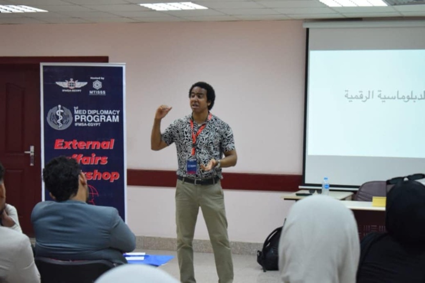 Afrique : pour la première fois, des étudiants égyptiens lancent le programme « Diplomatie sanitaire » Afrique : pour la première fois, des étudiants égyptiens lancent le programme « Diplomatie sanitaire »