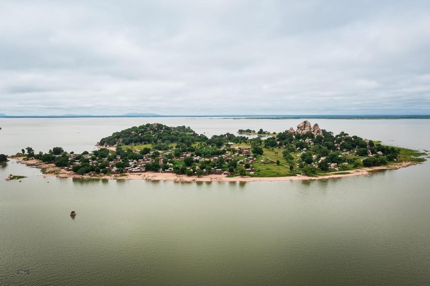 Tourisme au Cameroun : Le lac de Lagdo, une oasis en plein Sahel Tourisme au Cameroun : Le lac de Lagdo, une oasis en plein Sahel