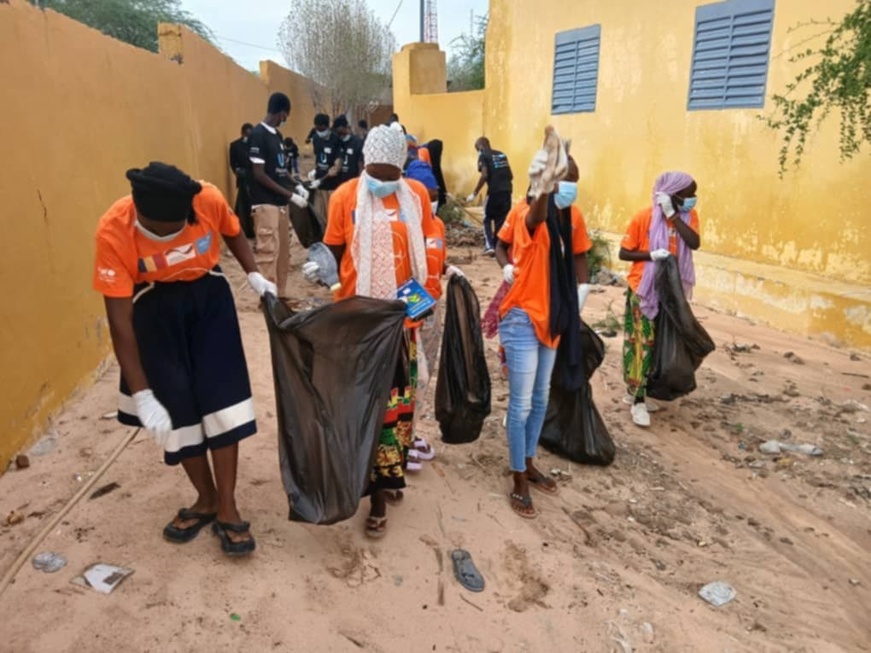 Tchad : hommage à Nelson Mandela par les U-Reporters et les Supers Banat du CLAC de Mao Tchad : hommage à Nelson Mandela par les U-Reporters et les Supers Banat du CLAC de Mao