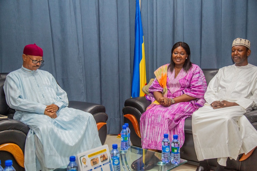 Tchad : La Ministre du Pétrole en visite de courtoisie à l'Ambassade du Tchad à Ouagadougou Tchad : La Ministre du Pétrole en visite de courtoisie à l'Ambassade du Tchad à Ouagadougou