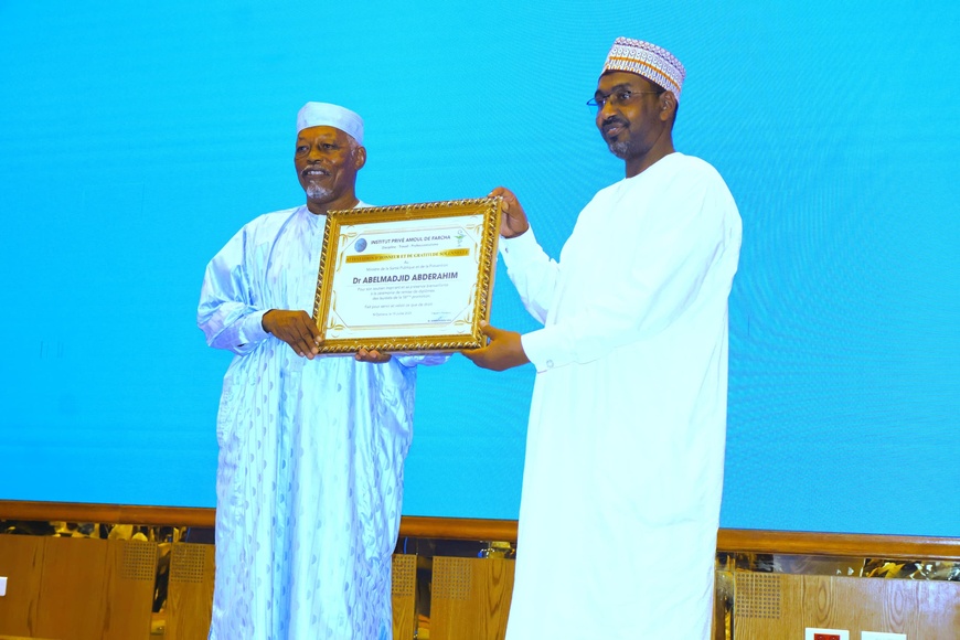 Tchad : L’Institut privé Amoul de Farcha honore ses lauréats et réaffirme son engagement pour une formation de qualité Tchad : L’Institut privé Amoul de Farcha honore ses lauréats et réaffirme son engagement pour une formation de qualité