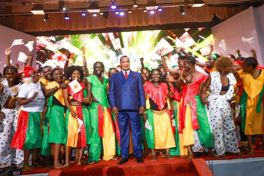 Communion entre Sassou N'Guesso et les artistes à l'ouverture du FESPAM
