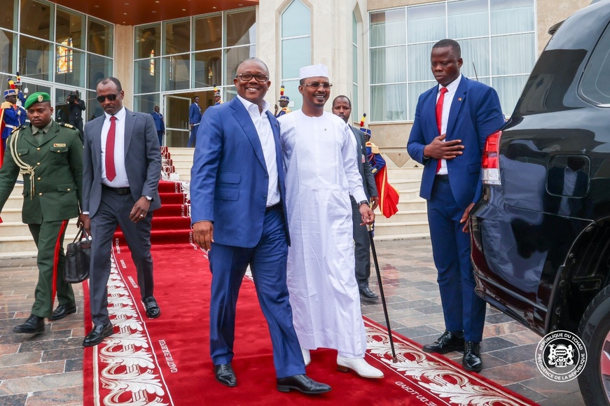 Tchad : deux heures d'entretien entre Mahamat Idriss Deby et le président de la Guinée-Bissau au Palais Toumaï Tchad : deux heures d'entretien entre Mahamat Idriss Deby et le président de la Guinée-Bissau au Palais Toumaï