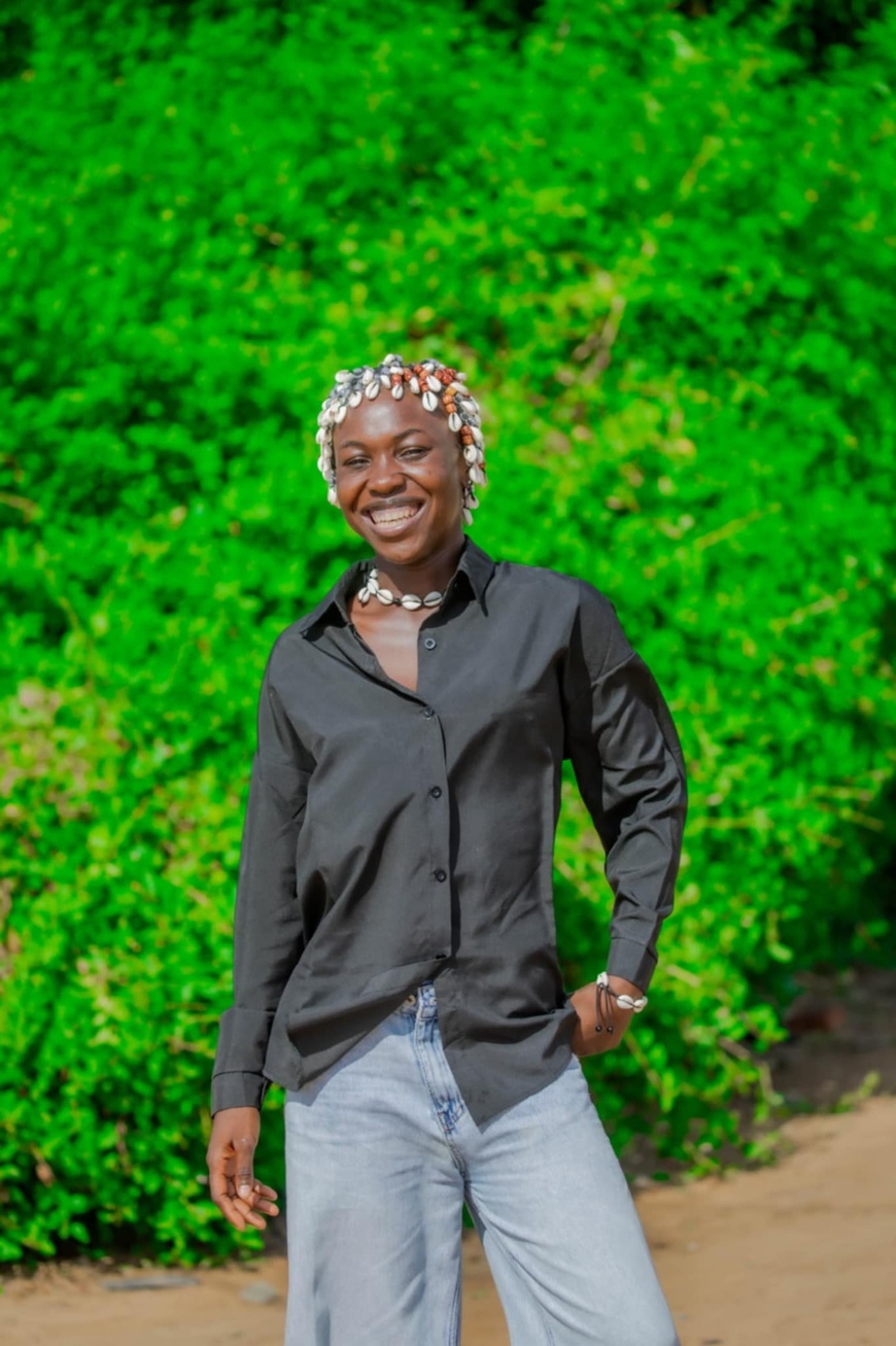 Musique : Queena frappe fort avec son titre Soloh, l'écho d'un cœur brisé Musique : Queena frappe fort avec son titre Soloh, l'écho d'un cœur brisé