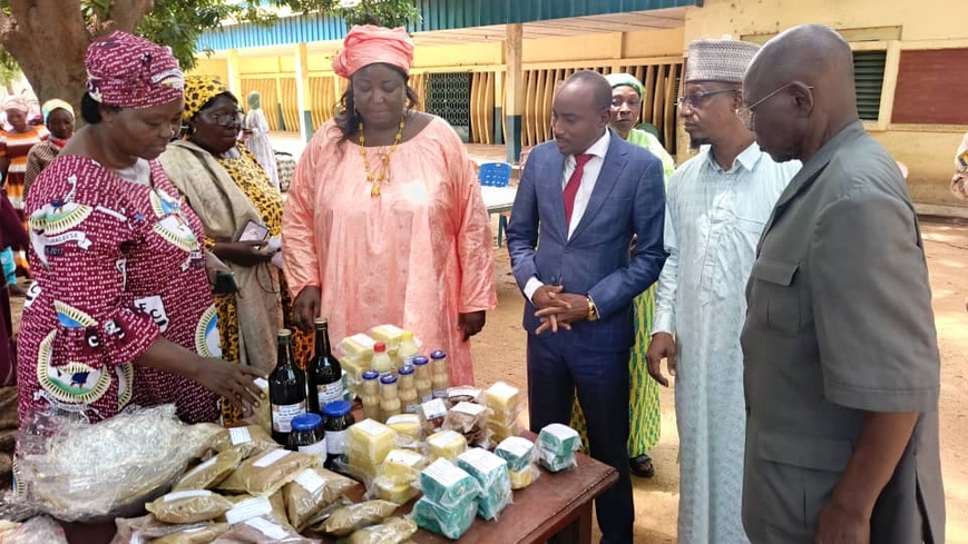 Tchad : Les Femmes du Moyen-Chari se mobilisent pour le développement local avec la fabrication de beurre de karité Tchad : Les Femmes du Moyen-Chari se mobilisent pour le développement local avec la fabrication de beurre de karité