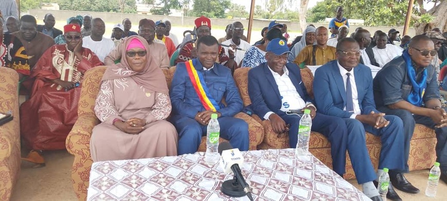 Tchad : Grand meeting de remerciement et de bilan à Bébédjia par la députée Fatime Alladoum Nadingar Tchad : Grand meeting de remerciement et de bilan à Bébédjia par la députée Fatime Alladoum Nadingar