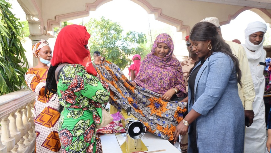 Tchad : La Ministre de la Femme en visite émouvante au Centre de Réinsertion du marché Mokolo Tchad : La Ministre de la Femme en visite émouvante au Centre de Réinsertion du marché Mokolo