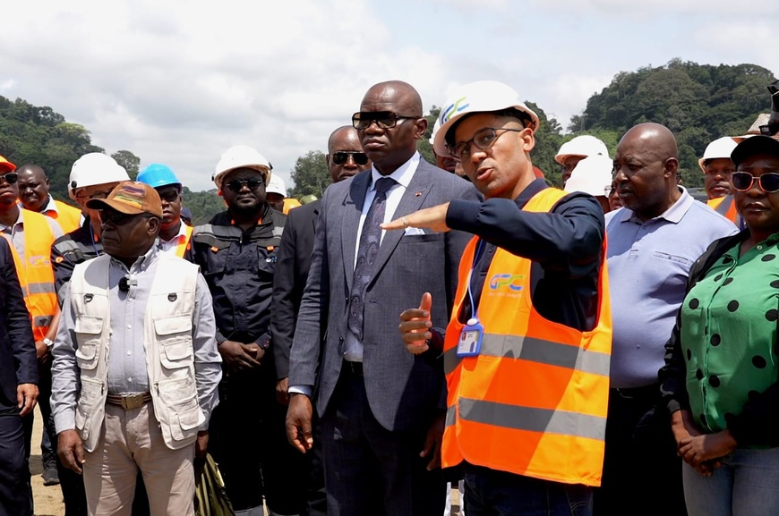 Gabon : le président de la République visite le chantier du barrage hydroélectrique de Kinguélé Aval Gabon : le président de la République visite le chantier du barrage hydroélectrique de Kinguélé Aval