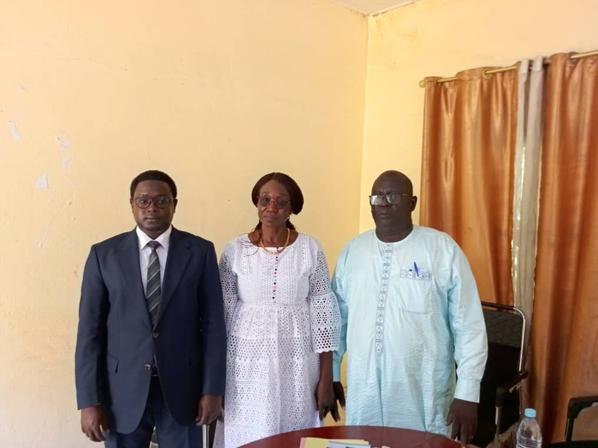 Tchad : passation de service à l’INJS entre le Dr Youssouf Mahamat Youssouf et Mbaïnaissem Teube Cyrille Tchad : passation de service à l’INJS entre le Dr Youssouf Mahamat Youssouf et Mbaïnaissem Teube Cyrille