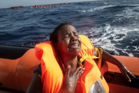 Drame en Méditerranée : Au moins 20 morts et 20 disparus au large de Lampedusa