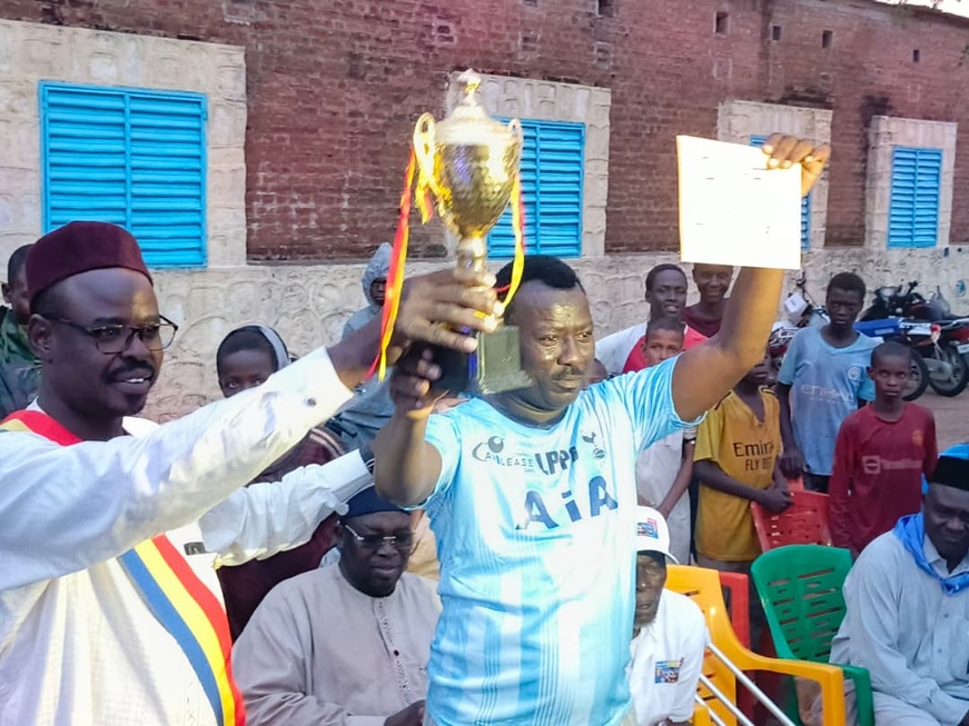 Tchad : à Abéché, une finale de jeux de pétanque organisée par le député de la province Tchad : à Abéché, une finale de jeux de pétanque organisée par le député de la province