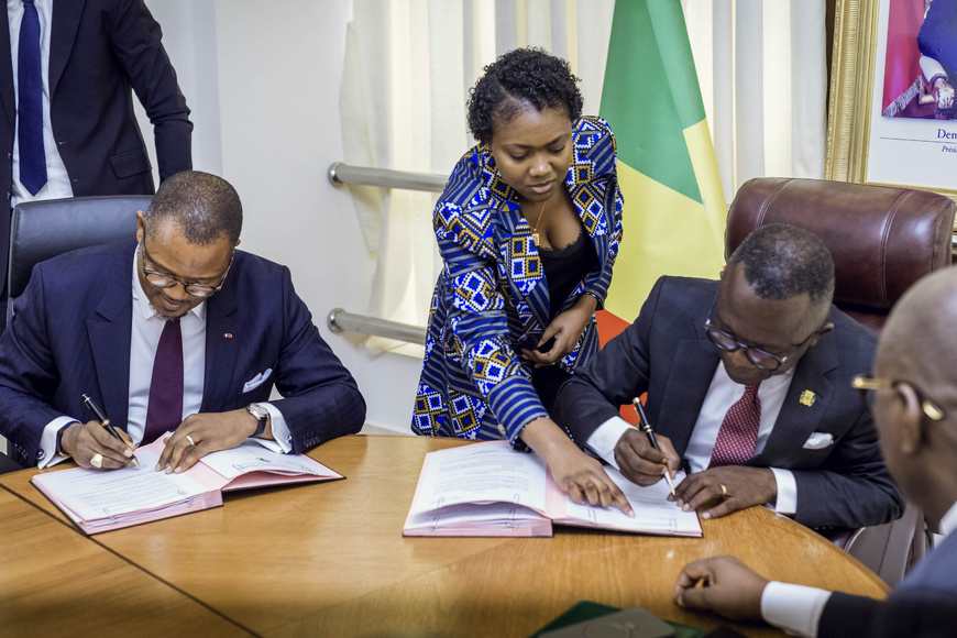 Le Congo et la BAD signent un accord de don de 602 000 dollars pour appuyer le rebasage des comptes nationaux Le Congo et la BAD signent un accord de don de 602 000 dollars pour appuyer le rebasage des comptes nationaux