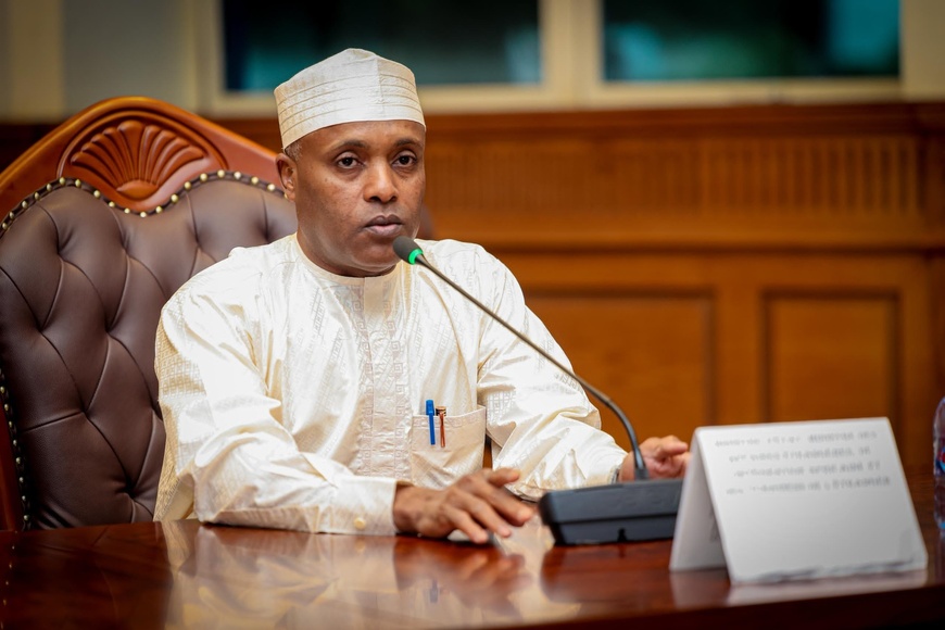 Tchad : réunion de prise de contact entre le ministre des Affaires étrangères et ses nouveaux collaborateurs Tchad : réunion de prise de contact entre le ministre des Affaires étrangères et ses nouveaux collaborateurs