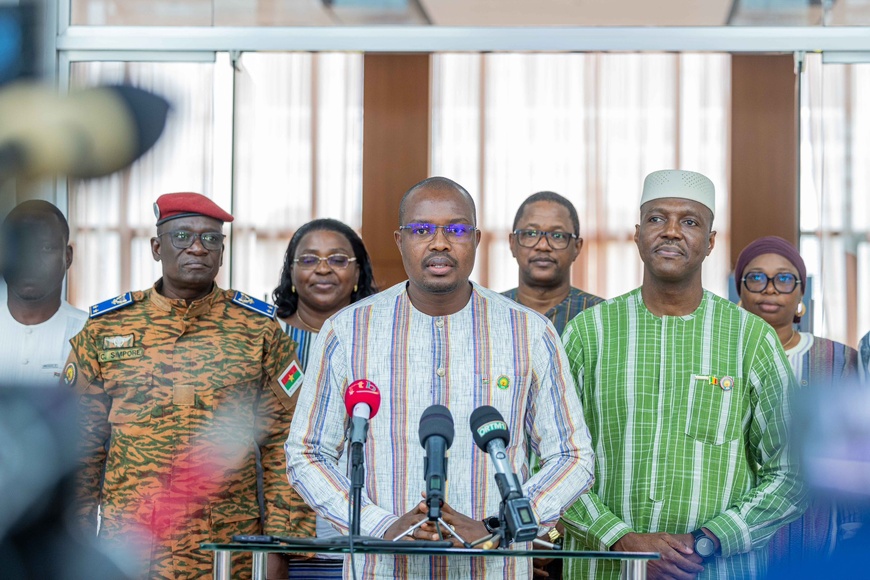 Mali : le président de la Transition accorde une audience au chef du gouvernement burkinabè