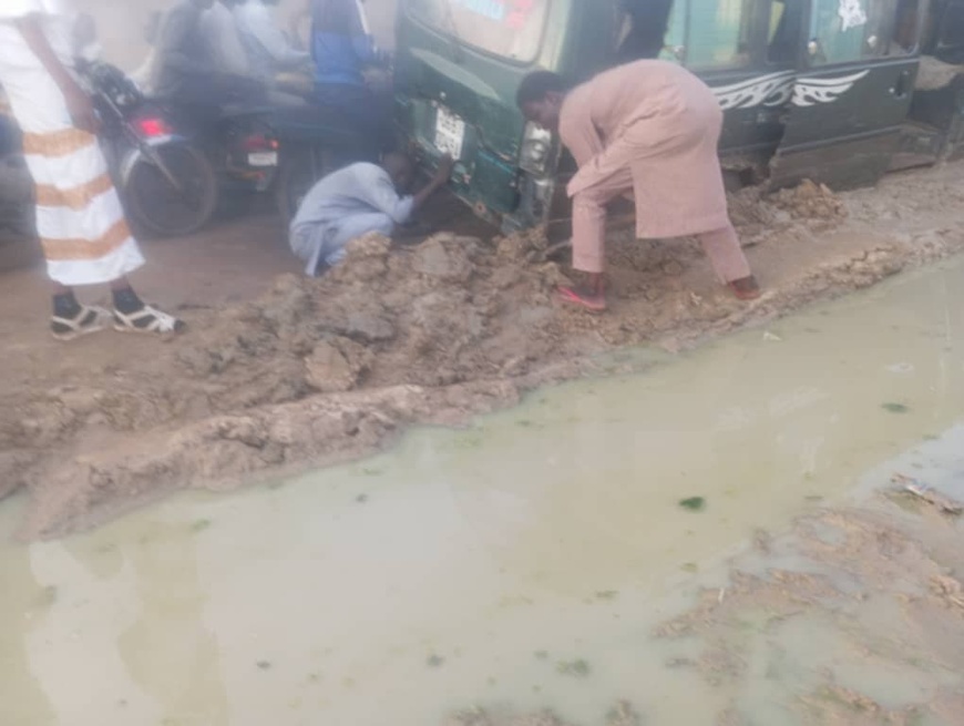 Tchad : à N’Djamena, quand la pluie enferme tout le quartier Chadartalata dans la boue Tchad : à N’Djamena, quand la pluie enferme tout le quartier Chadartalata dans la boue
