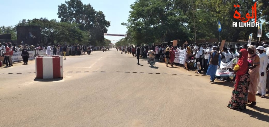 Tchad : À Sarh, les autorités interdisent les parades d’initiés pour préserver la sécurité publique Tchad : À Sarh, les autorités interdisent les parades d’initiés pour préserver la sécurité publique