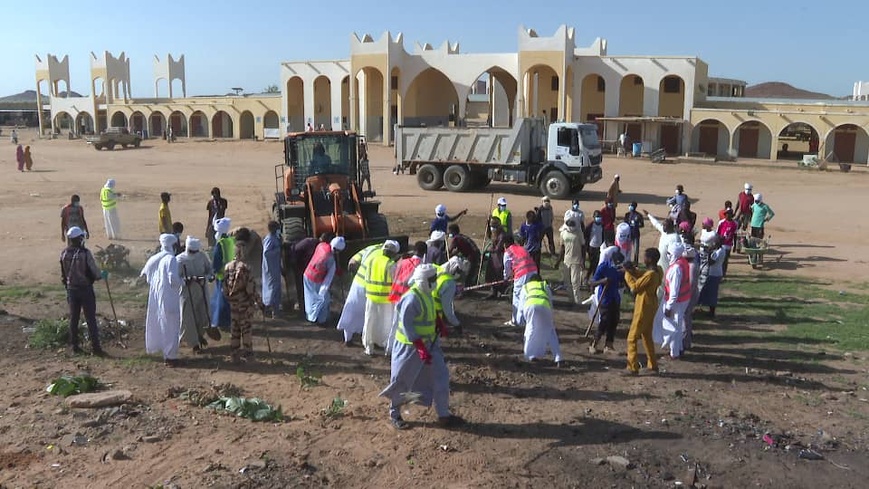 Tchad : le maire d'Amdjarass lance une campagne d’assainissement au marché moderne Tchad : le maire d'Amdjarass lance une campagne d’assainissement au marché moderne