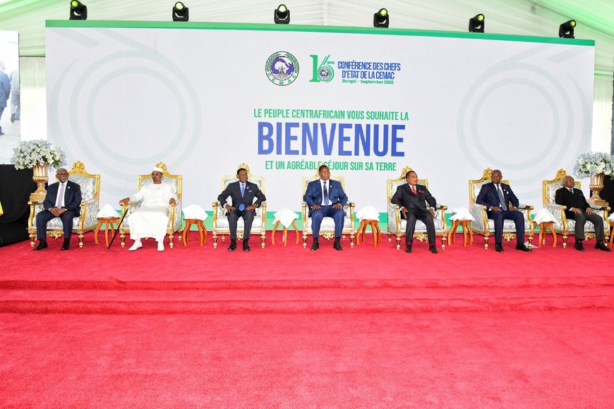 Sommet de la Cemac : Faustin Archange Touadéra passe le témoin à Dennis Sassou Nguesso Sommet de la Cemac : Faustin Archange Touadéra passe le témoin à Dennis Sassou Nguesso