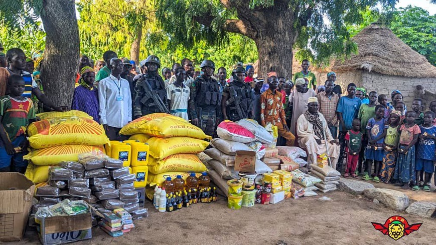 Cameroun : Le 1er Bataillon d'Intervention Rapide renforce ses liens avec la population Cameroun : Le 1er Bataillon d'Intervention Rapide renforce ses liens avec la population