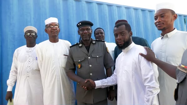 Tchad : Un citoyen engagé offre un appui logistique moderne à la police nationale