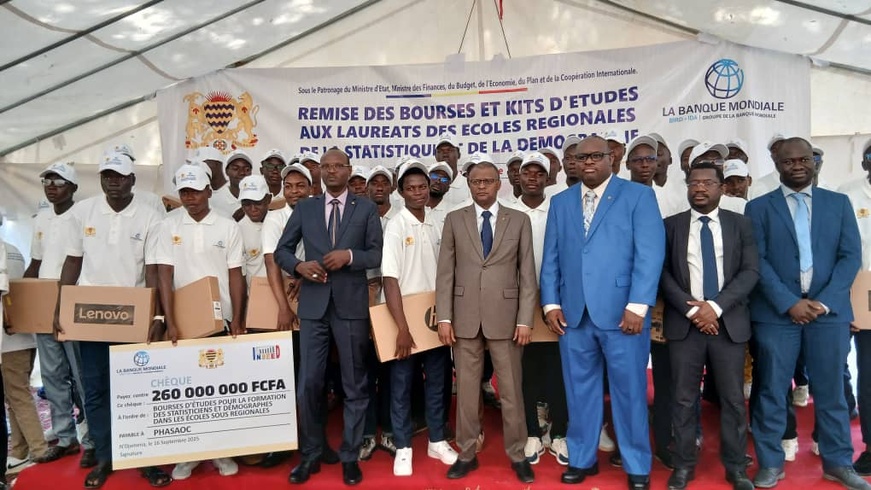 Tchad : L’INSEED remet des bourses et des kits aux lauréats admis dans les Écoles régionales de statistique Tchad : L’INSEED remet des bourses et des kits aux lauréats admis dans les Écoles régionales de statistique