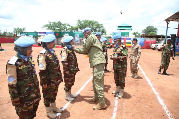 RCA : La Minusca honore deux contingents bangladais pour leur engagement exceptionnel