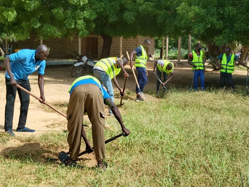 N'Djamena : La DAUDD mène une opération de salubrité à l'hôpital Bon Samaritain de Walia