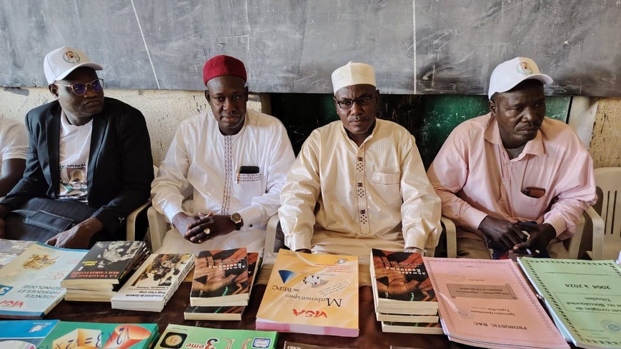Tchad : à Abéché, les anciens élèves du lycée Franco font un don de fournitures scolaires