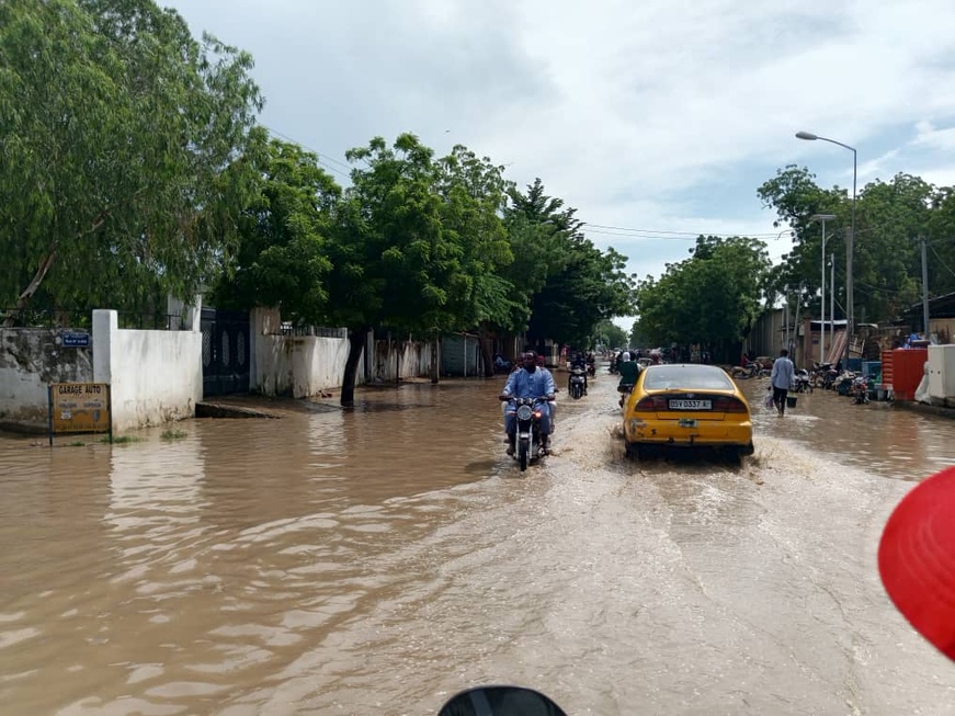 Tchad : N’Djamena paralysée par les pluies, le calvaire des habitants se répète Tchad : N’Djamena paralysée par les pluies, le calvaire des habitants se répète