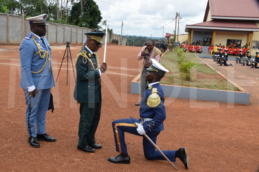 Cameroun : Remise des sabres à la 41ᵉ promotion des Élèves Officiers de l'EMIA Cameroun : Remise des sabres à la 41ᵉ promotion des Élèves Officiers de l'EMIA